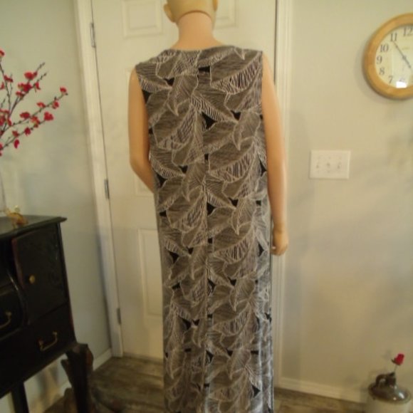 XL Black n White Summer Tank Dress - Picture 5 of 7